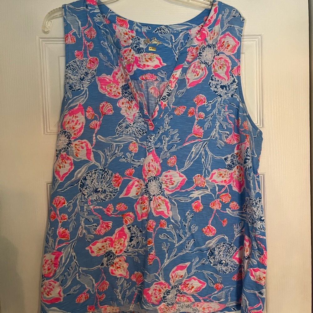 Beautiful Lilly Pulitzer V-Neck Tank